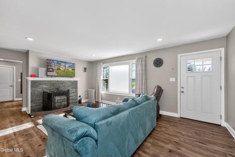 9 Mullen Drive Rotterdam NY 12306