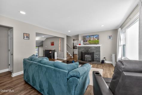 9 Mullen Drive Rotterdam NY 12306