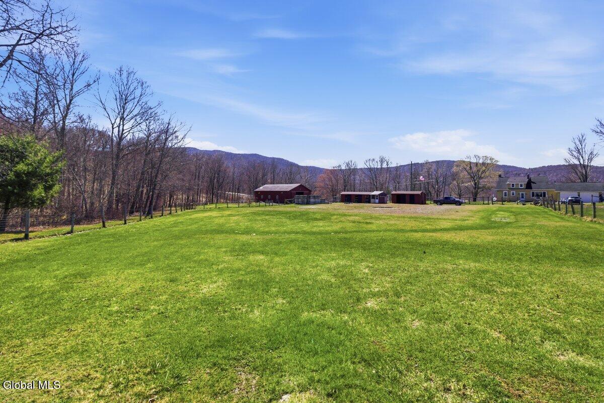 15 Loneoak Lane Petersburgh NY 12138