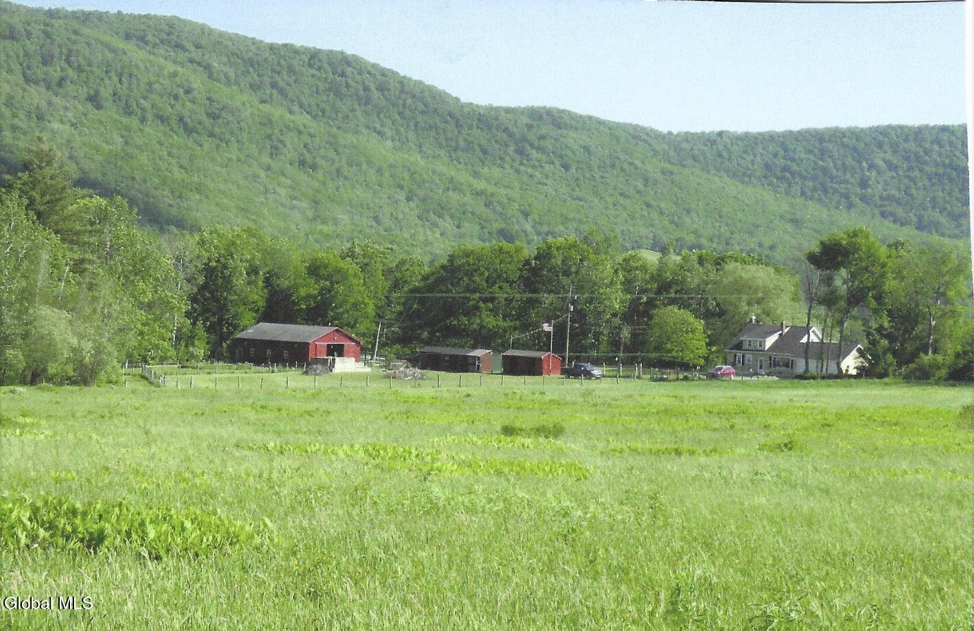 15 Loneoak Lane Petersburgh NY 12138