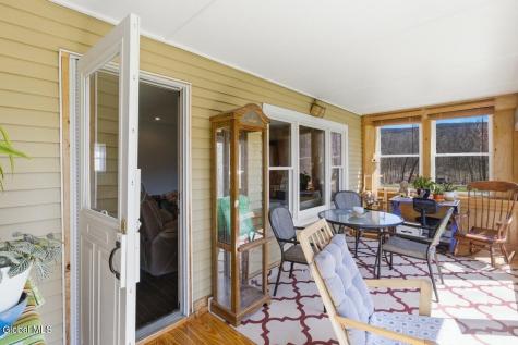 15 Loneoak Lane Petersburgh NY 12138