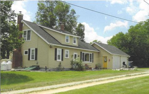 15 Loneoak Lane Petersburgh NY 12138