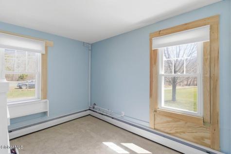 15 Loneoak Lane Petersburgh NY 12138