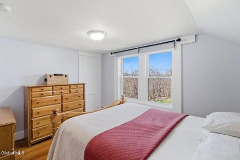 15 Loneoak Lane Petersburgh NY 12138