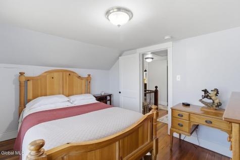 15 Loneoak Lane Petersburgh NY 12138