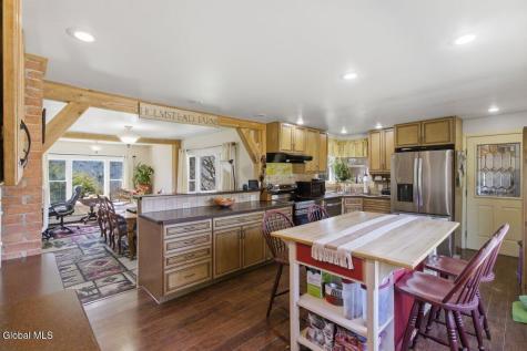 15 Loneoak Lane Petersburgh NY 12138