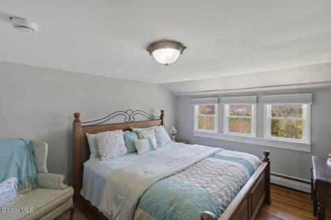 15 Loneoak Lane Petersburgh NY 12138