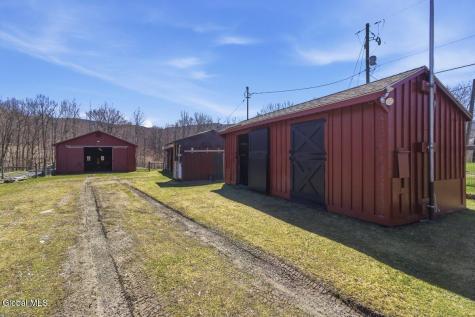 15 Loneoak Lane Petersburgh NY 12138