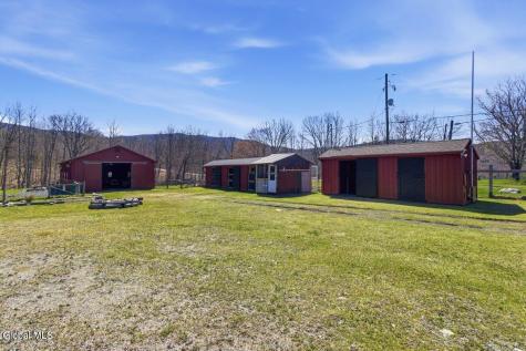 15 Loneoak Lane Petersburgh NY 12138