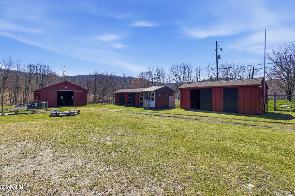 15 Loneoak Lane Petersburgh NY 12138