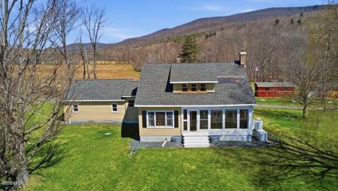 15 Loneoak Lane Petersburgh NY 12138