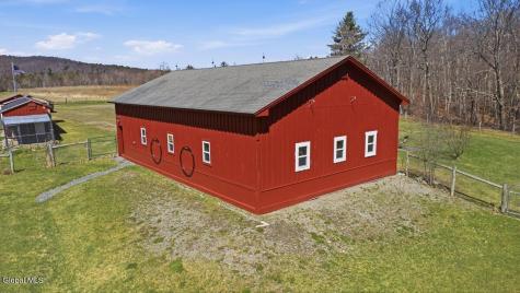 15 Loneoak Lane Petersburgh NY 12138