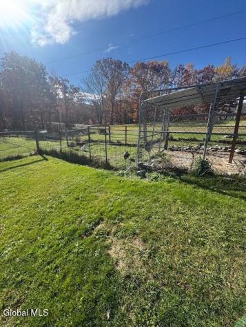 15 Loneoak Lane Petersburgh NY 12138