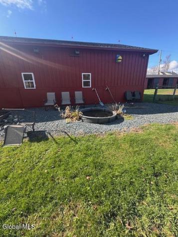 15 Loneoak Lane Petersburgh NY 12138
