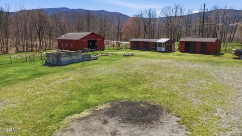 15 Loneoak Lane Petersburgh NY 12138