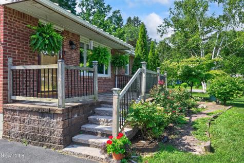 1009 Tollgate Lane Schenectady NY 12303