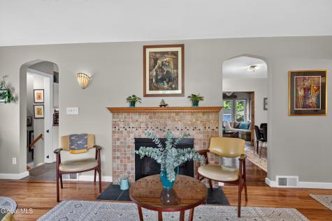 1009 Tollgate Lane Schenectady NY 12303