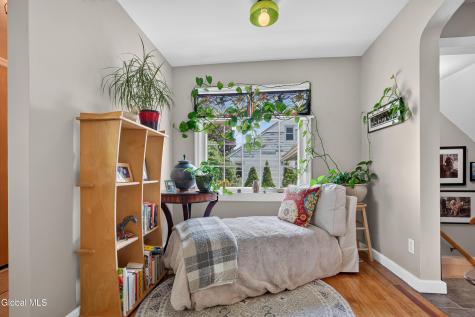 1009 Tollgate Lane Schenectady NY 12303