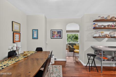 1009 Tollgate Lane Schenectady NY 12303