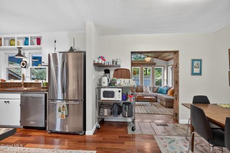 1009 Tollgate Lane Schenectady NY 12303