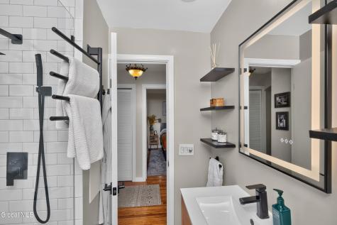 1009 Tollgate Lane Schenectady NY 12303