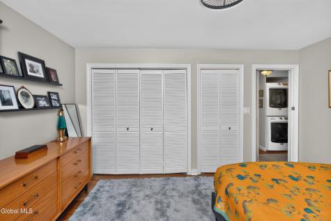 1009 Tollgate Lane Schenectady NY 12303