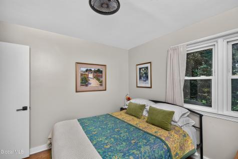 1009 Tollgate Lane Schenectady NY 12303