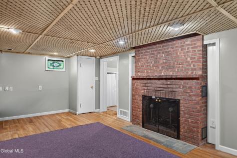 1009 Tollgate Lane Schenectady NY 12303