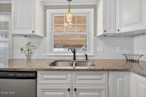 21 Pinehurst Road Albany NY 12205