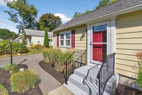 21 Pinehurst Road Albany NY 12205