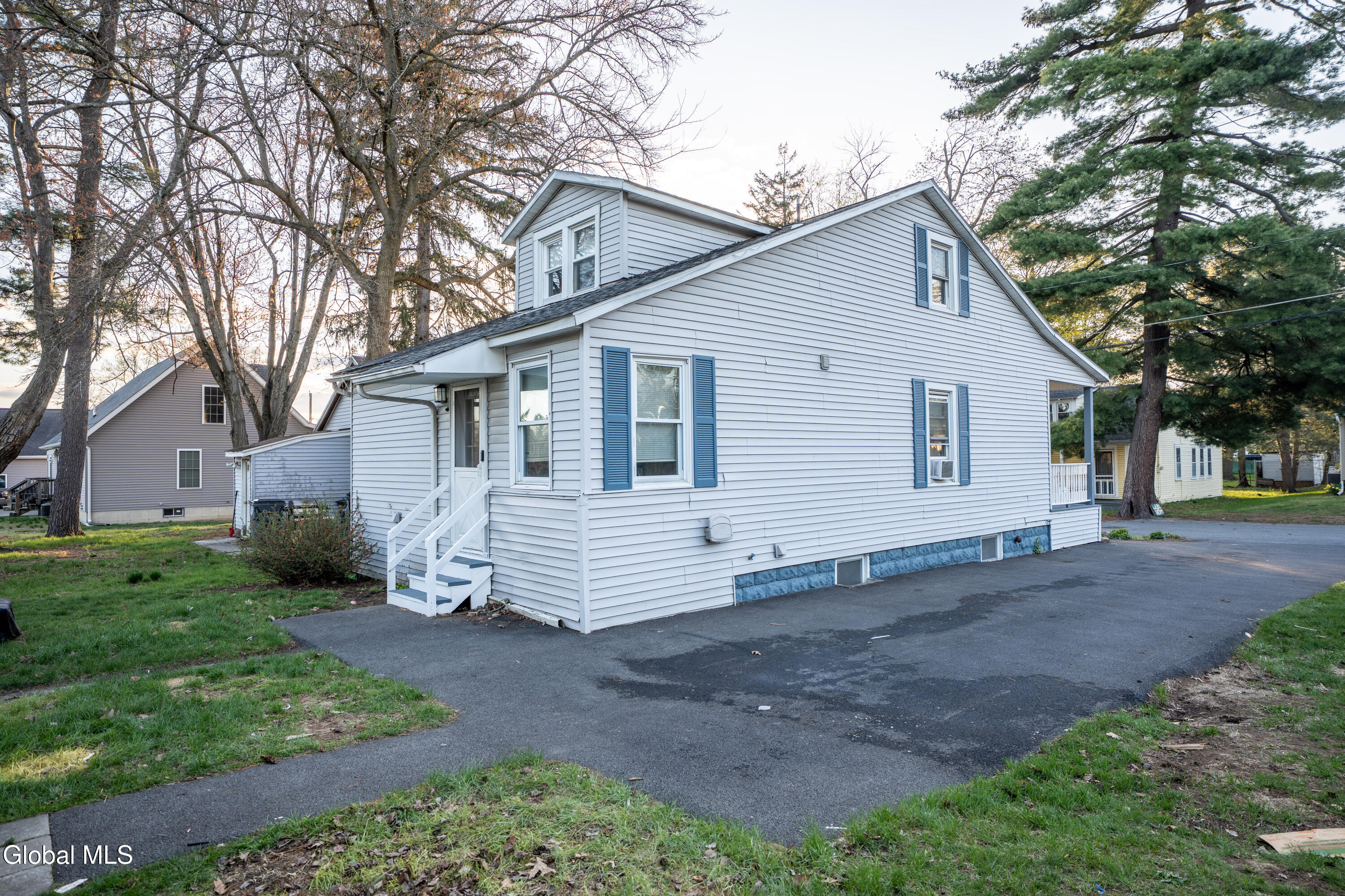 29 Undine Street Albany NY 12205