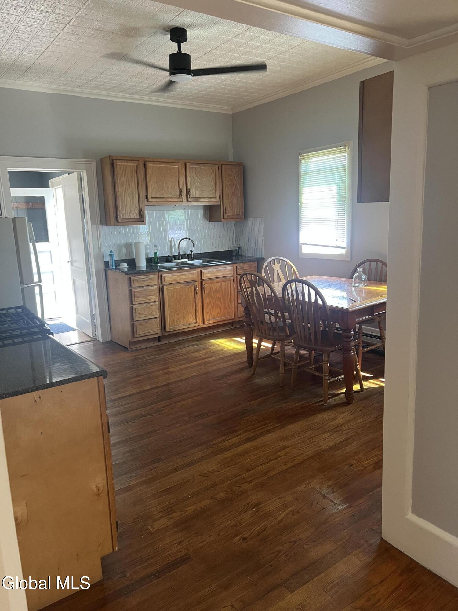 854 5th Avenue Troy NY 12182