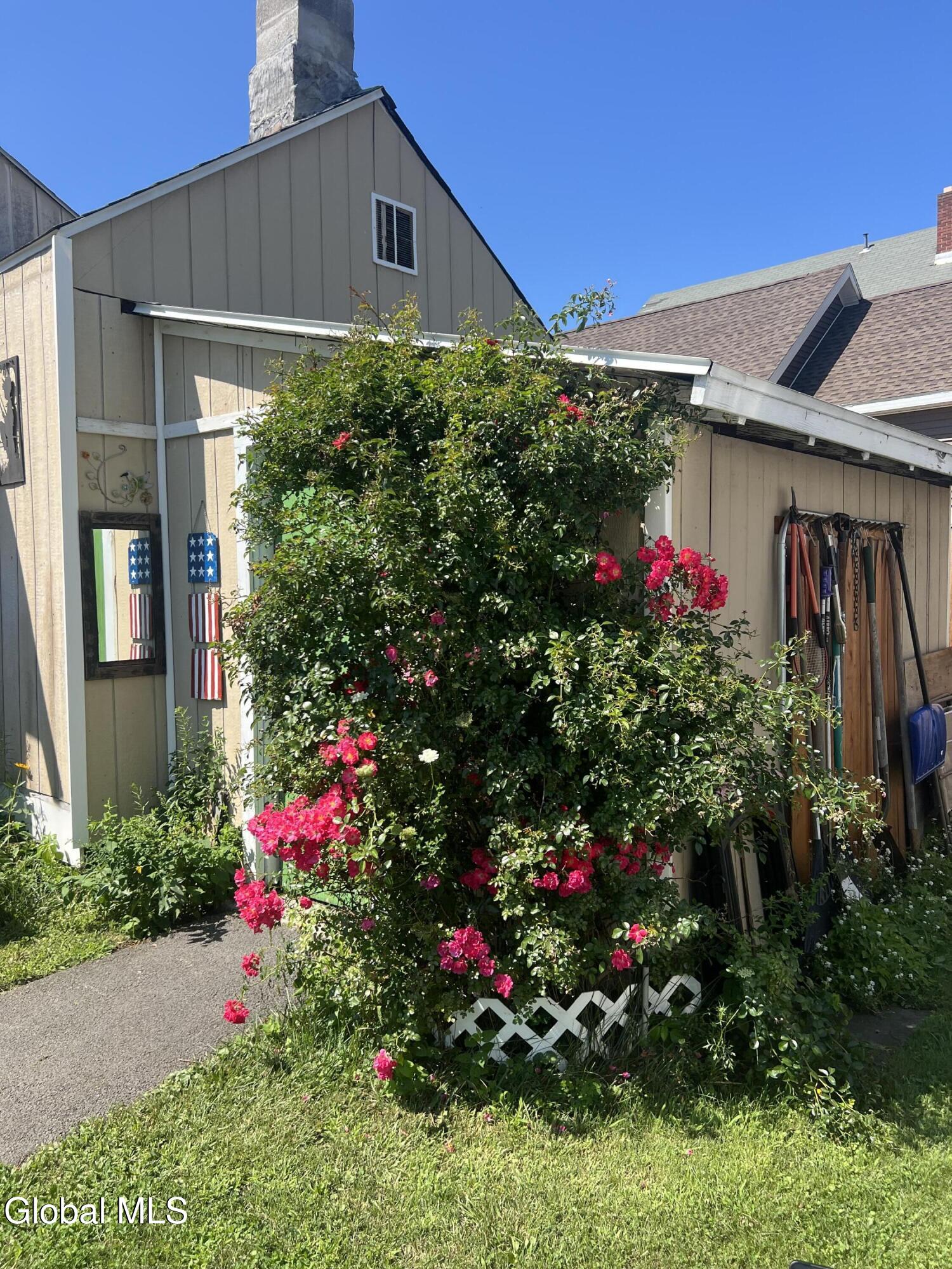 854 5th Avenue Troy NY 12182