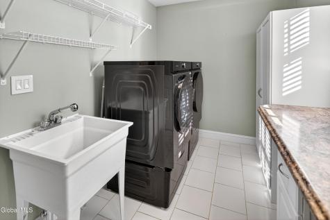 91 Darroch Road Delmar NY 12054