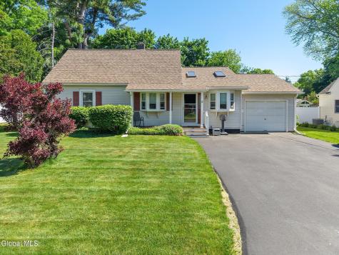 13 Saratoga Drive Glenville NY 12302