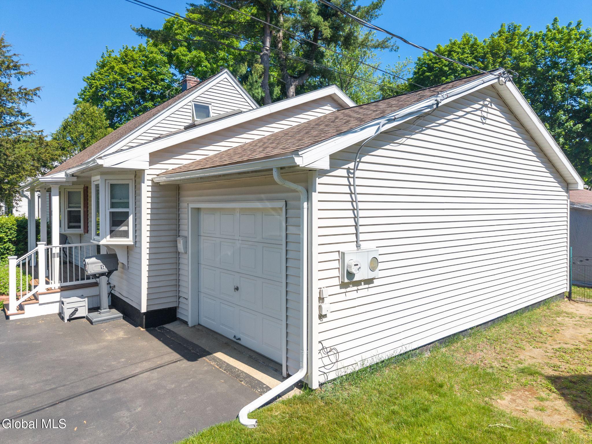 13 Saratoga Drive Glenville NY 12302