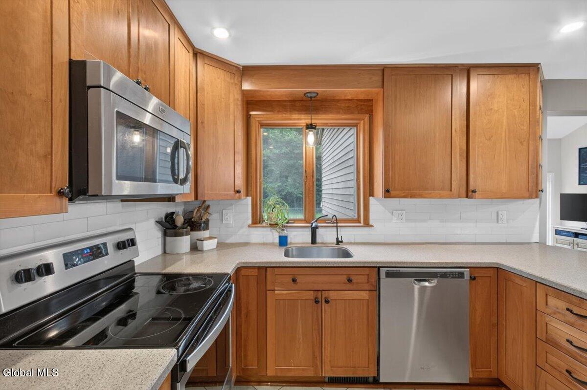 9 Judith Drive Clifton Park NY 12065