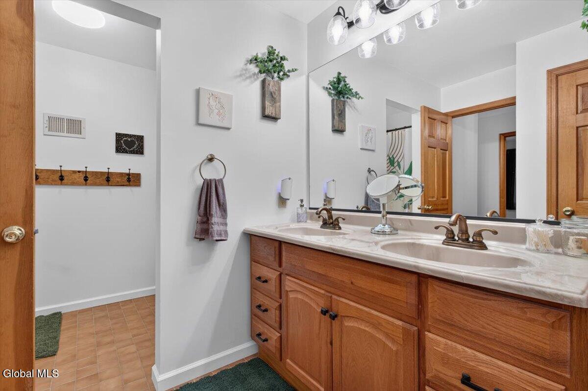 9 Judith Drive Clifton Park NY 12065