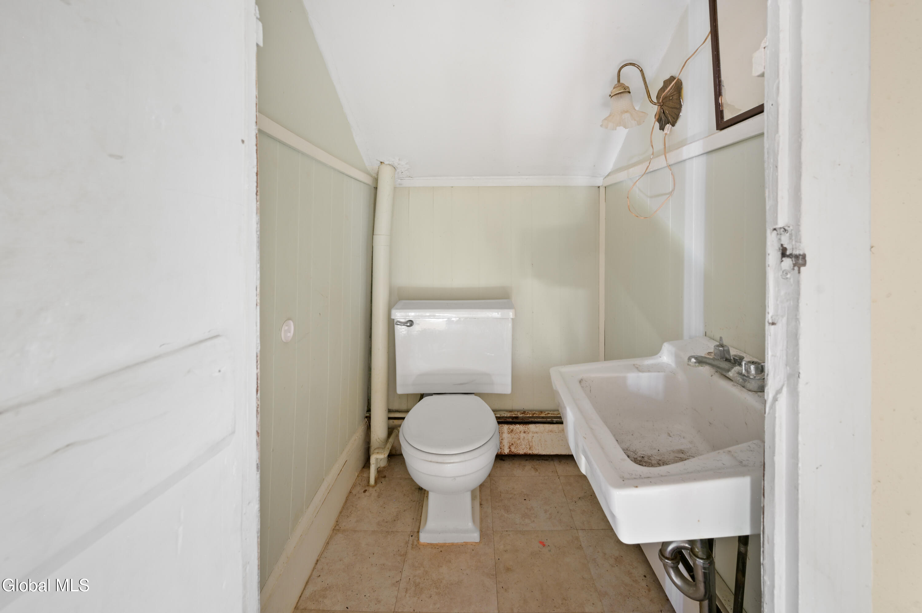 200 Davis Mount Road Oak Hill NY 12469