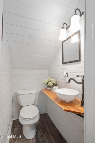 33 Kingsboro Avenue Gloversville NY 12078