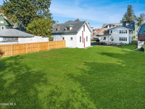 33 Kingsboro Avenue Gloversville NY 12078