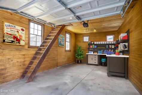 33 Kingsboro Avenue Gloversville NY 12078