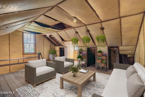 33 Kingsboro Avenue Gloversville NY 12078