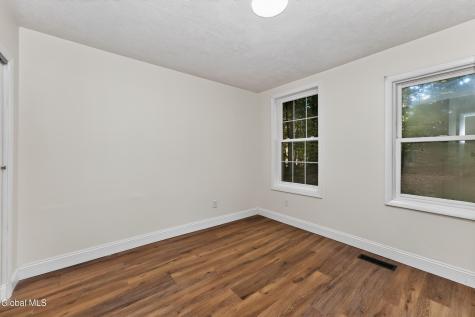 13 Walsh Lane Clifton Park NY 12065