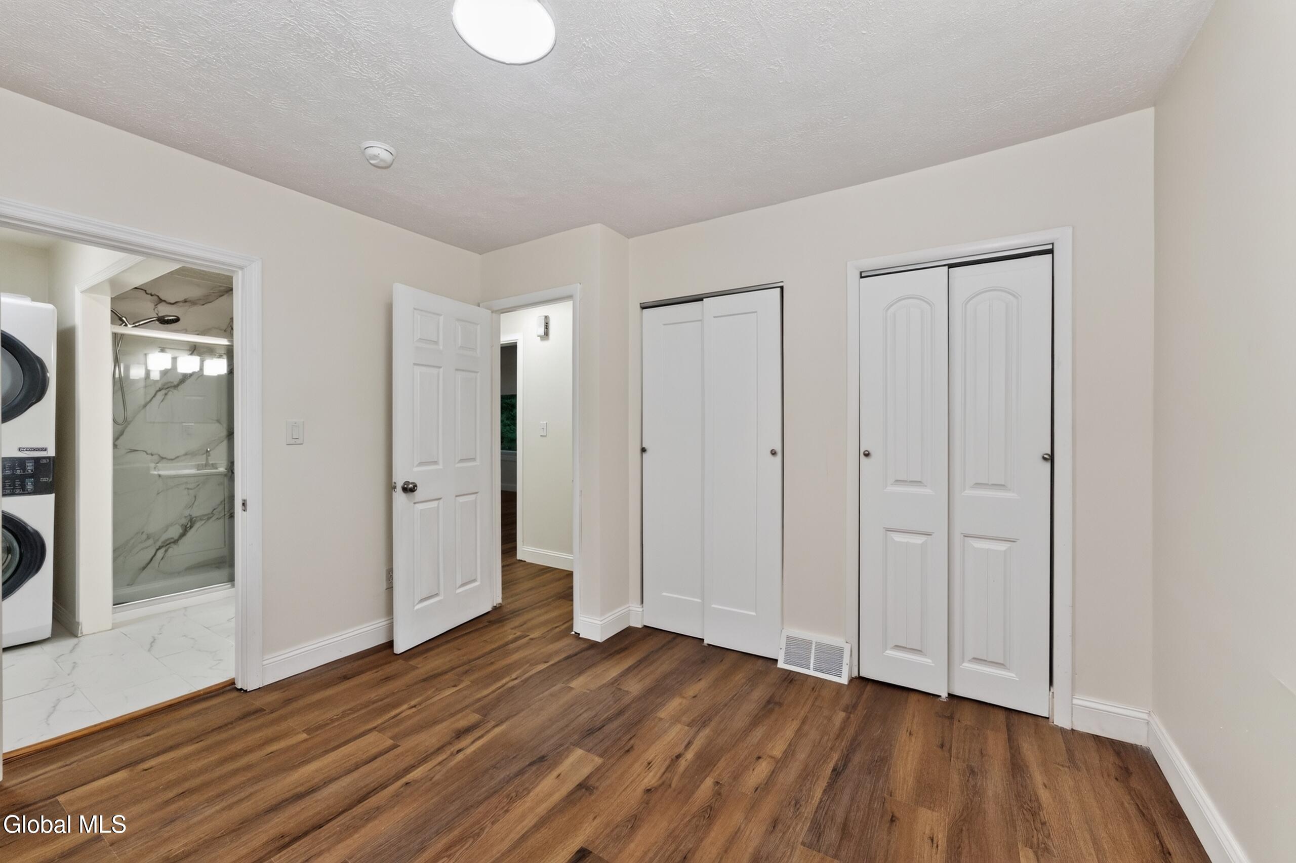 13 Walsh Lane Clifton Park NY 12065