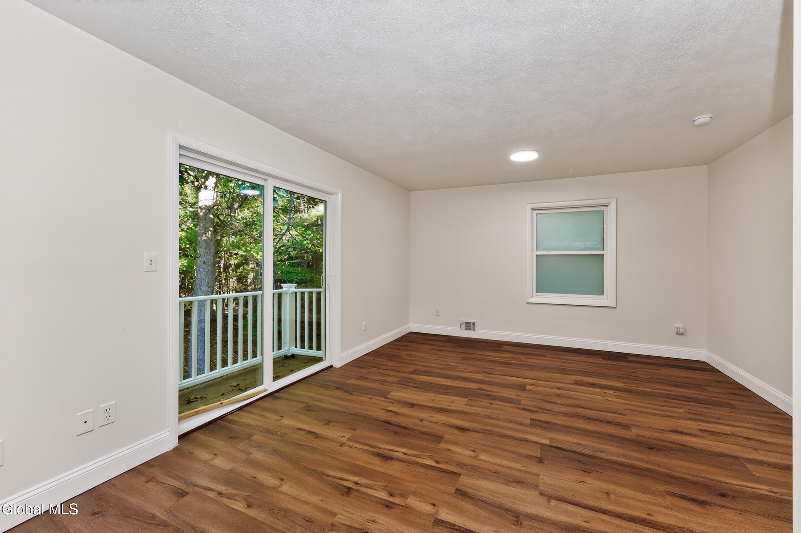 13 Walsh Lane Clifton Park NY 12065