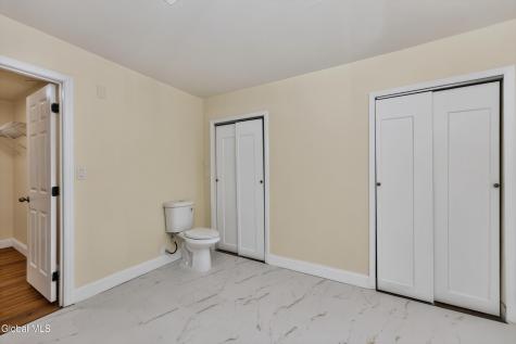 13 Walsh Lane Clifton Park NY 12065