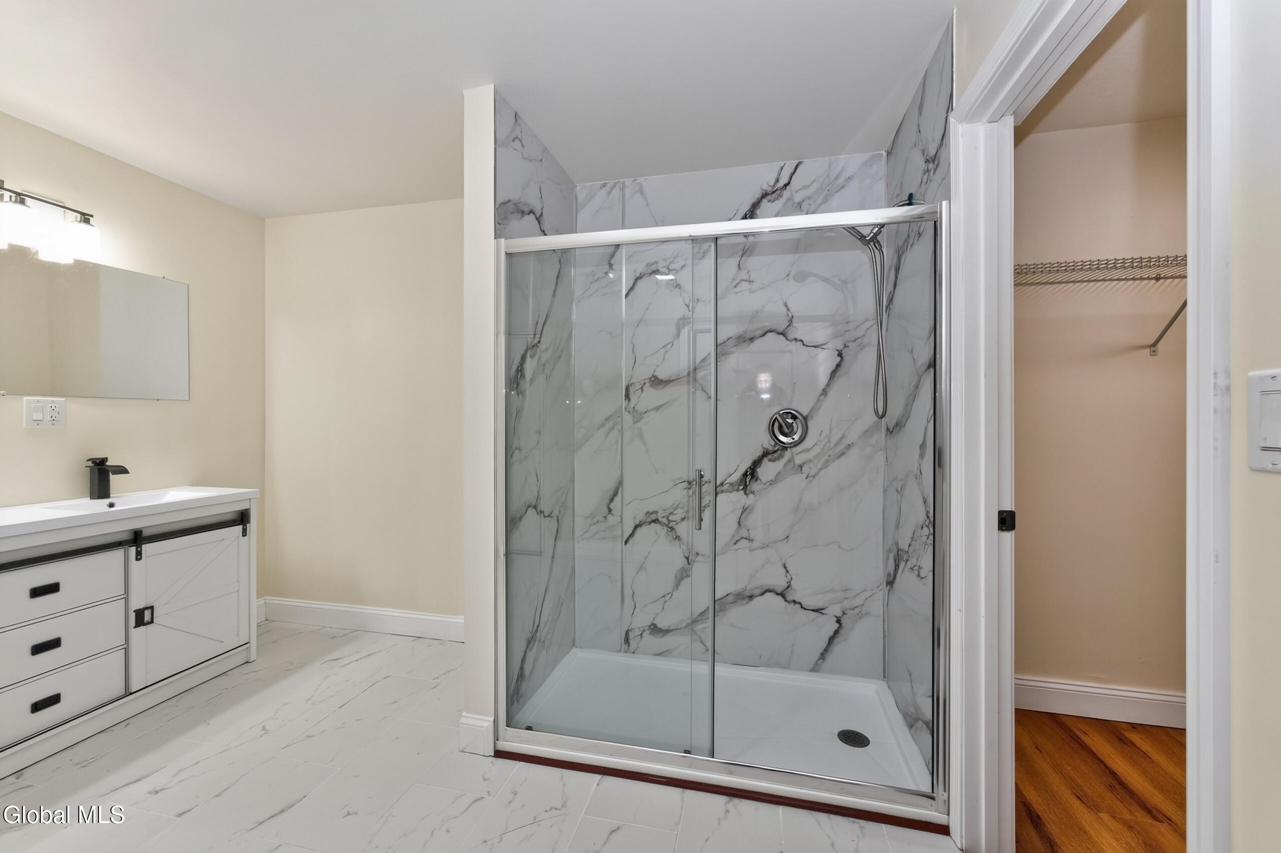 13 Walsh Lane Clifton Park NY 12065