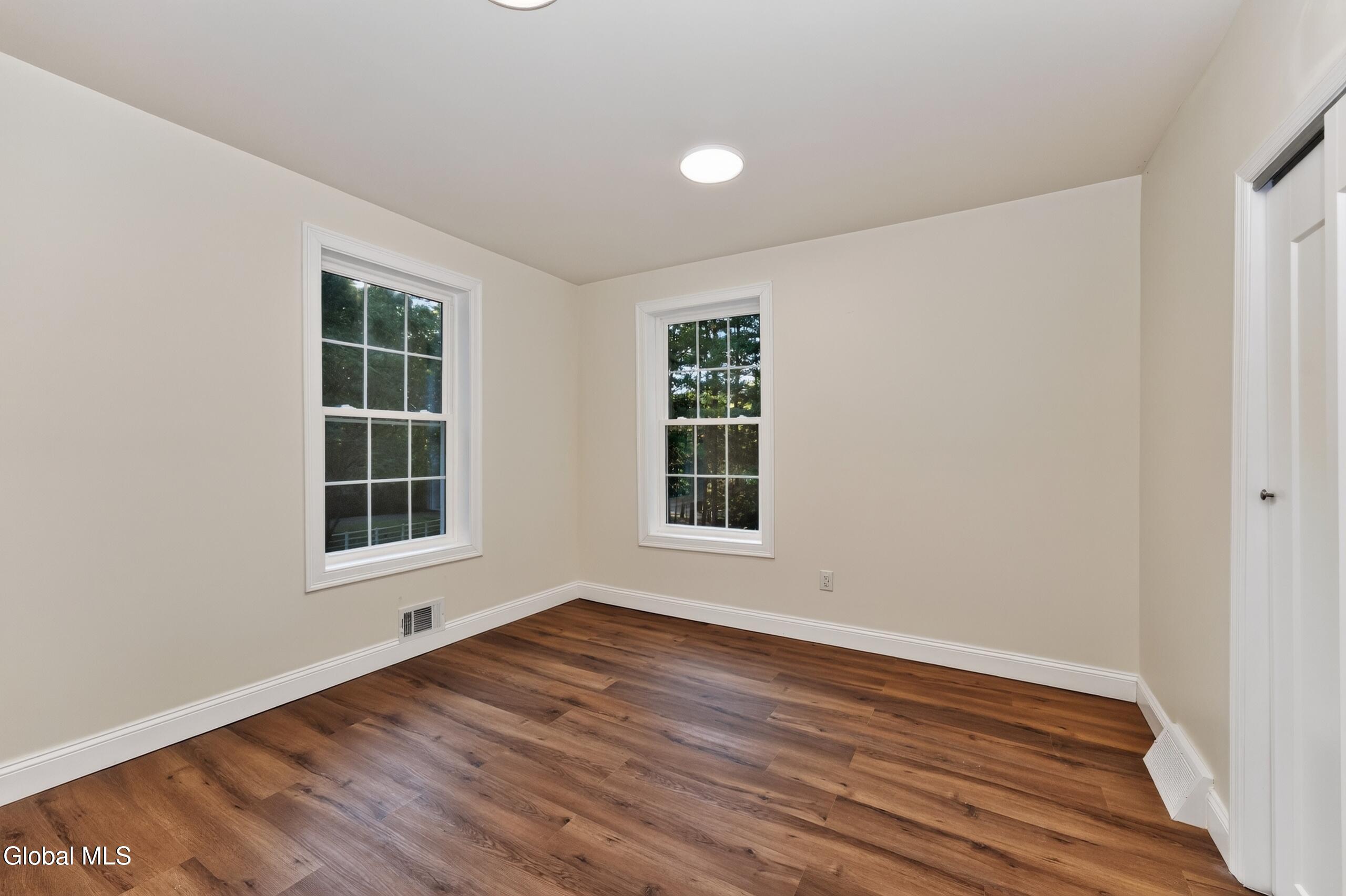 13 Walsh Lane Clifton Park NY 12065