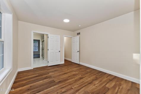 13 Walsh Lane Clifton Park NY 12065